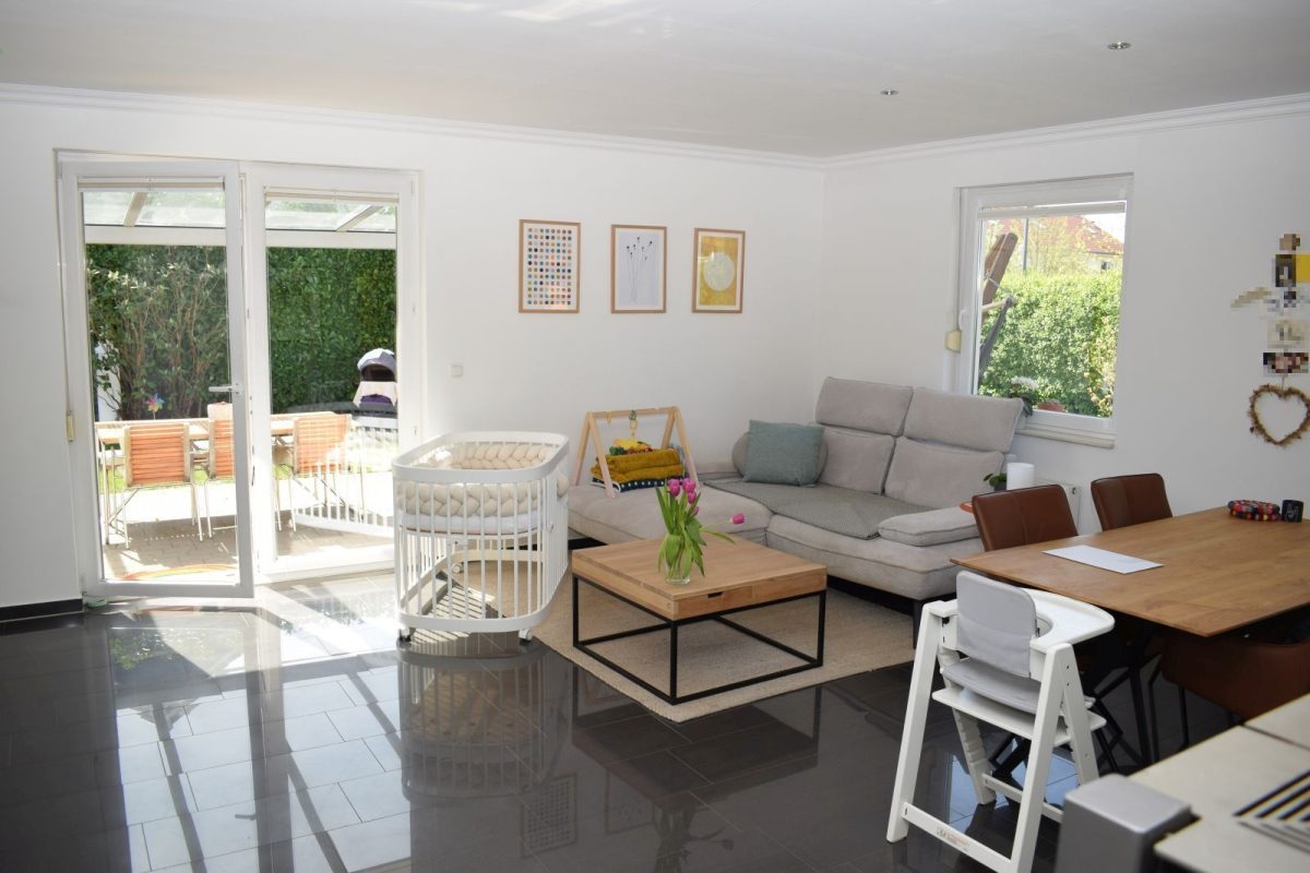 Immobilienangebot - Kiel / Neumeimersdorf - Alle - - Für Jung und Alt -
Moderner Walmdachbungalow im exzellenten Zustand