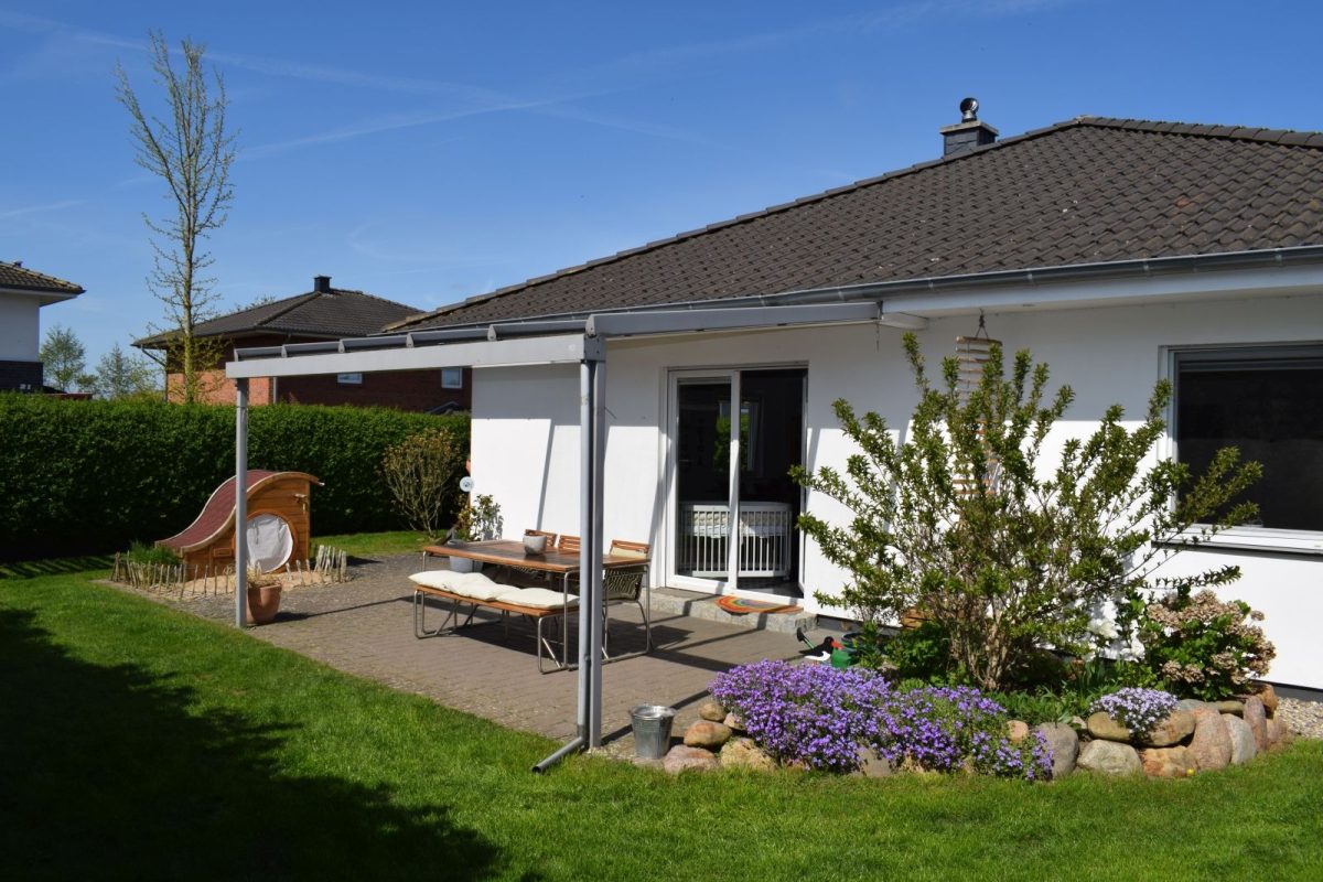 Immobilienangebot - Kiel / Neumeimersdorf - Alle - - Für Jung und Alt -
Moderner Walmdachbungalow im exzellenten Zustand