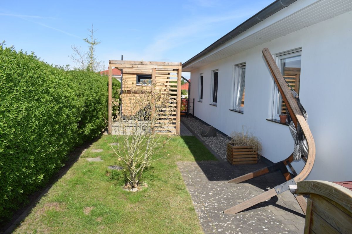 Immobilienangebot - Kiel / Neumeimersdorf - Alle - - Für Jung und Alt -
Moderner Walmdachbungalow im exzellenten Zustand