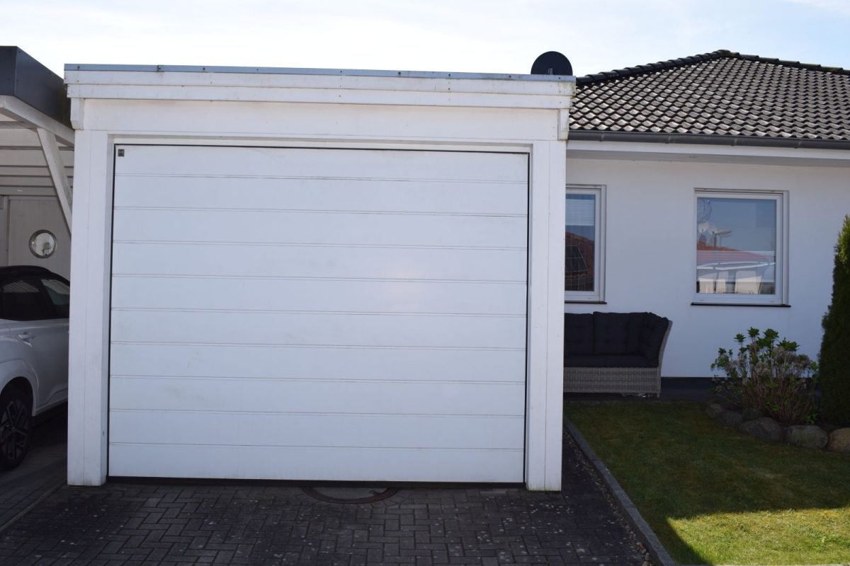 Immobilienangebot - Kiel / Neumeimersdorf - Alle - - Für Jung und Alt -
Moderner Walmdachbungalow im exzellenten Zustand