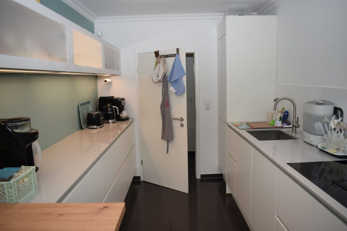 Immobilienangebot - Kiel / Neumeimersdorf - Alle - - Für Jung und Alt -
Moderner Walmdachbungalow im exzellenten Zustand