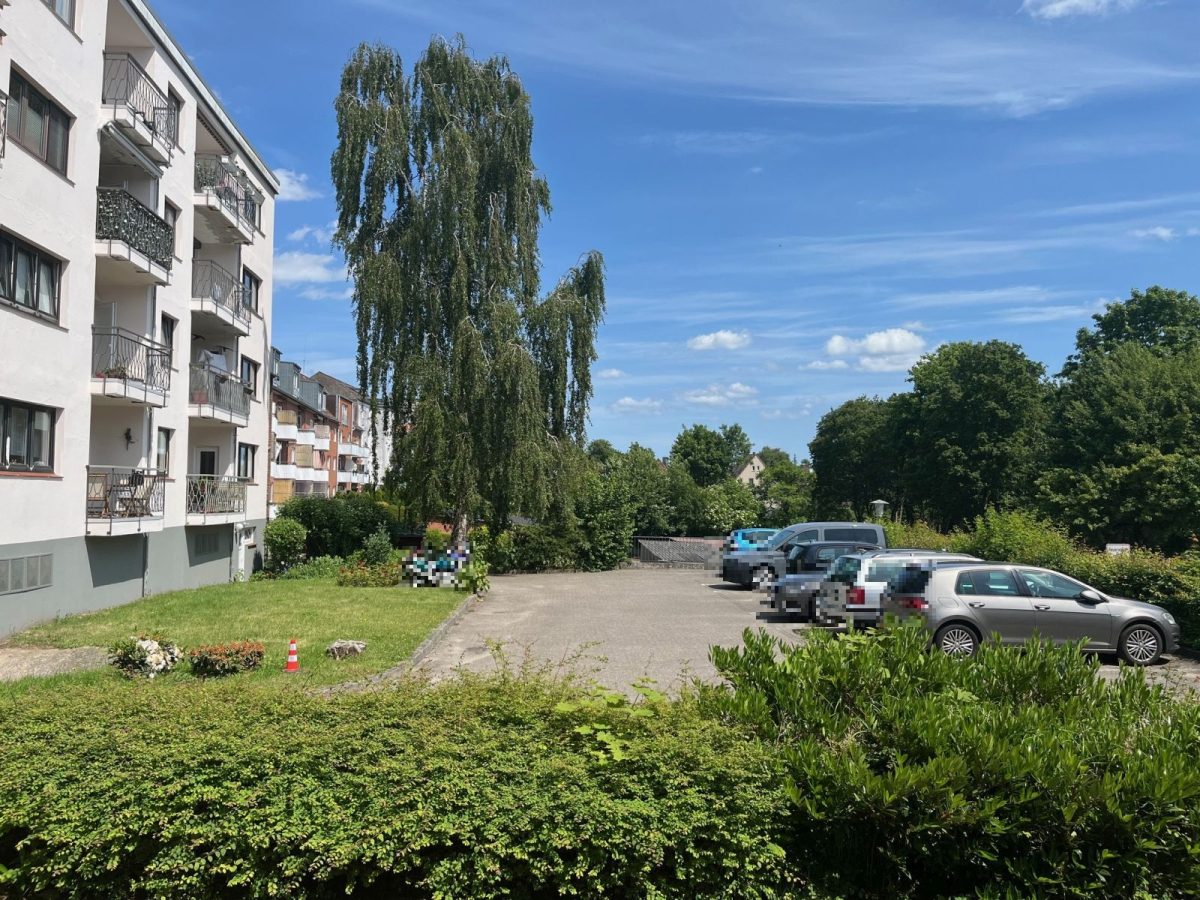 Immobilienangebot - Kiel / Hassee - Alle - Helle 3-Zimmer-ETW mit sonnigem Balkon, Aufzug und PKW-Stellplatz in Kiel-Hassee
