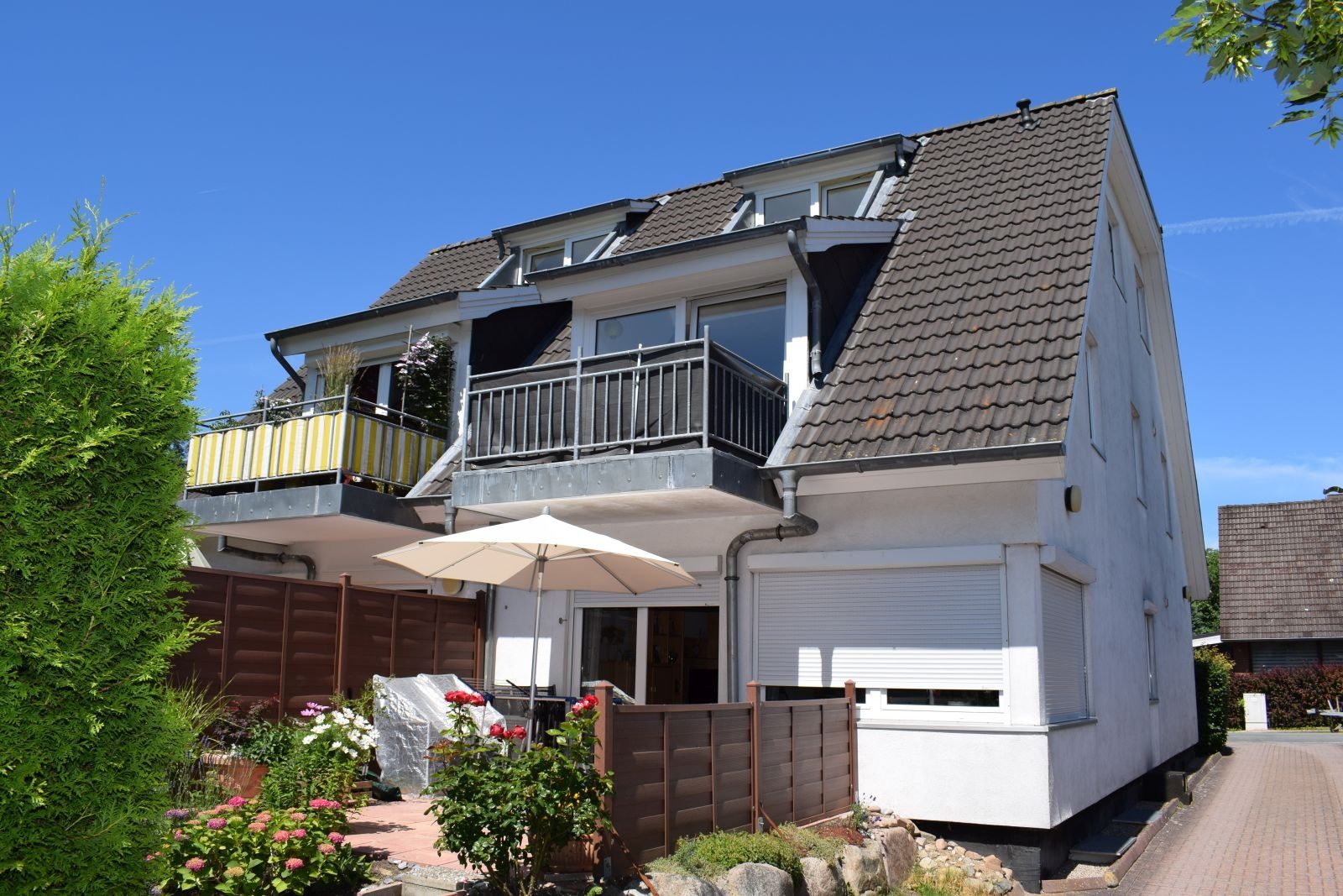 Immobilienangebot - Kiel / Elmschenhagen - Alle - Eine komplette Endetage nur für Sie! 
3-Zimmer-Dachgeschosswohnung in kleiner Wohneinheit