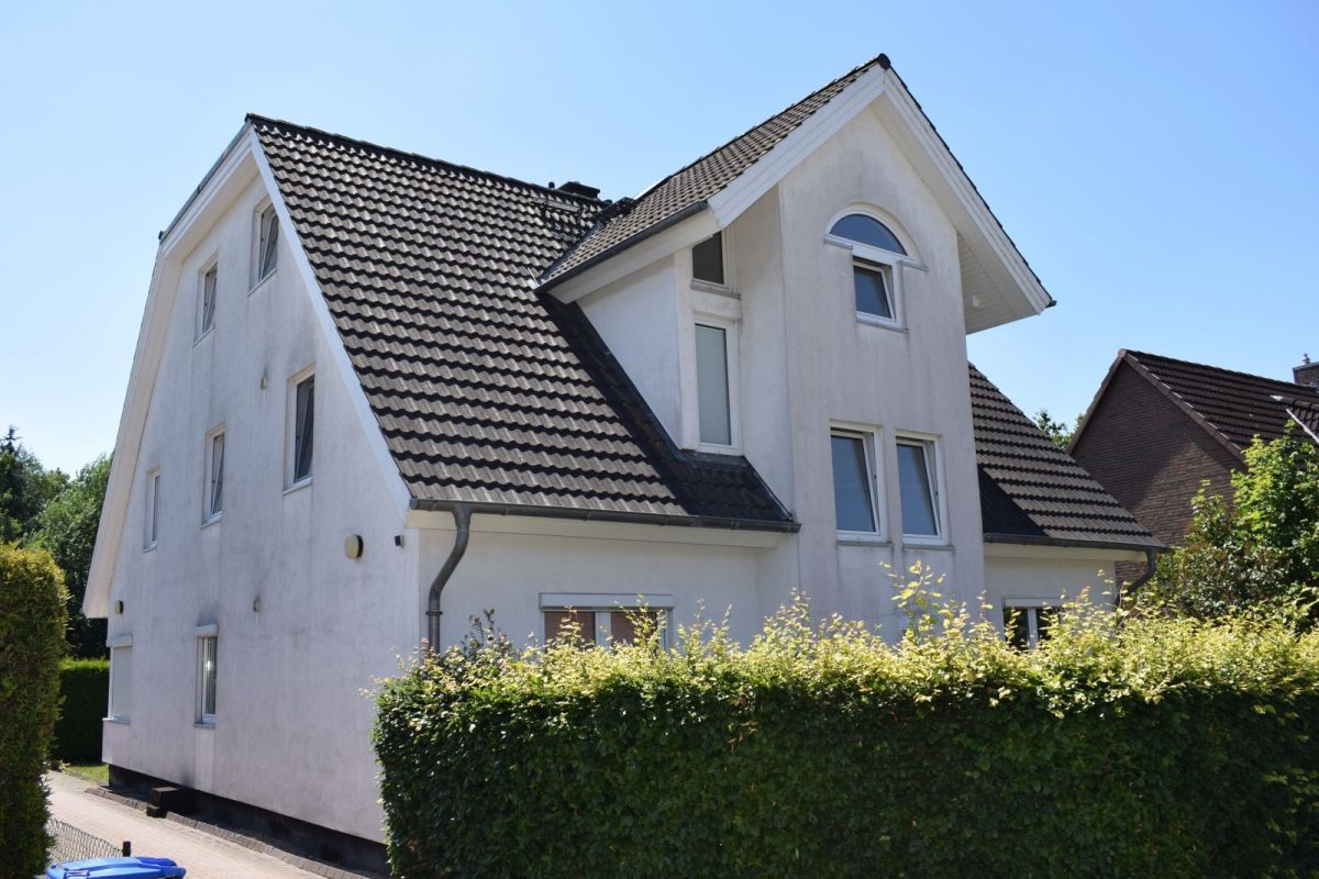 Immobilienangebot - Kiel / Elmschenhagen - Alle - Eine komplette Endetage nur für Sie! 
3-Zimmer-Dachgeschosswohnung in kleiner Wohneinheit