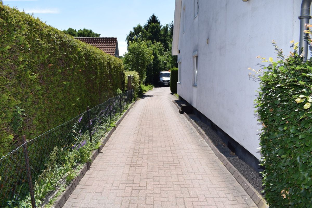 Immobilienangebot - Kiel / Elmschenhagen - Alle - Eine komplette Endetage nur für Sie! 
3-Zimmer-Dachgeschosswohnung in kleiner Wohneinheit