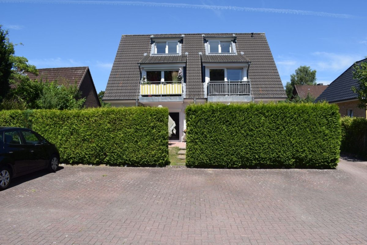 Immobilienangebot - Kiel / Elmschenhagen - Alle - Eine komplette Endetage nur für Sie! 
3-Zimmer-Dachgeschosswohnung in kleiner Wohneinheit