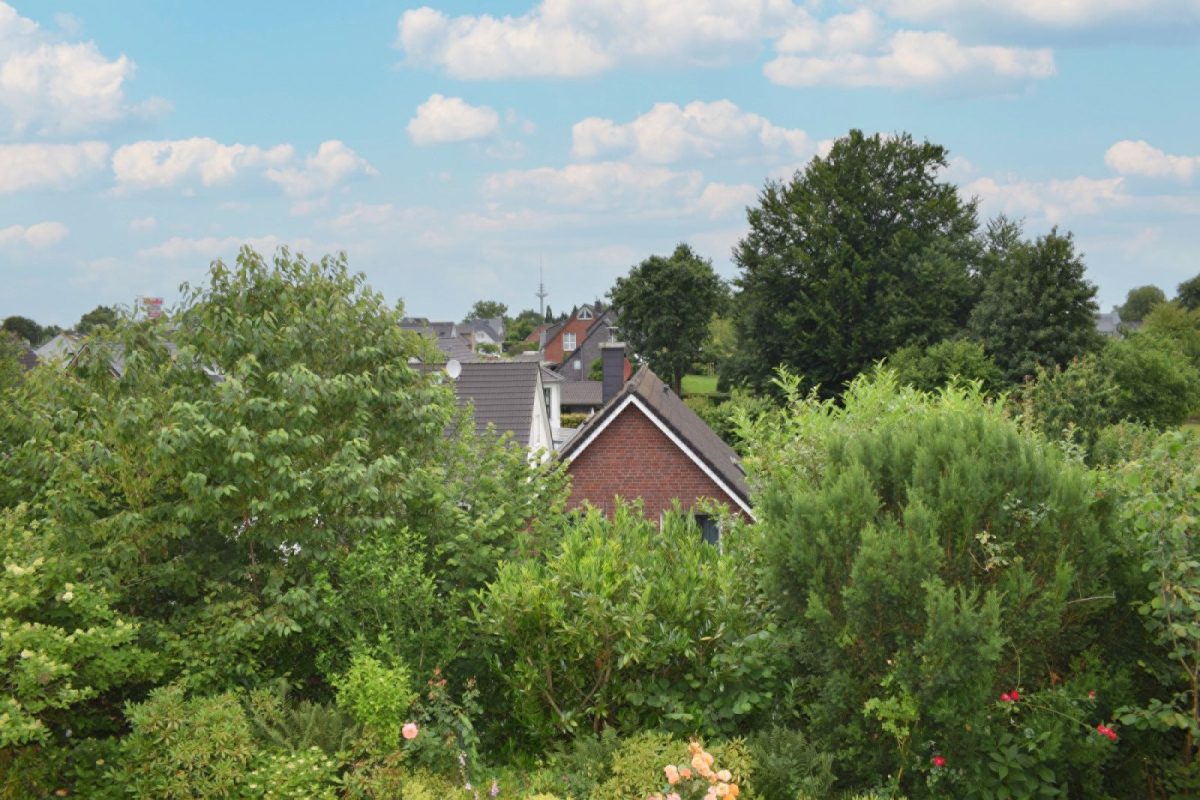 Immobilienangebot - Kiel / Kronsburg - Alle - Mehr Raum für deine Träume.
Solides Einfamilienhaus mit  traumhaften Weitblick in ruhiger Lage