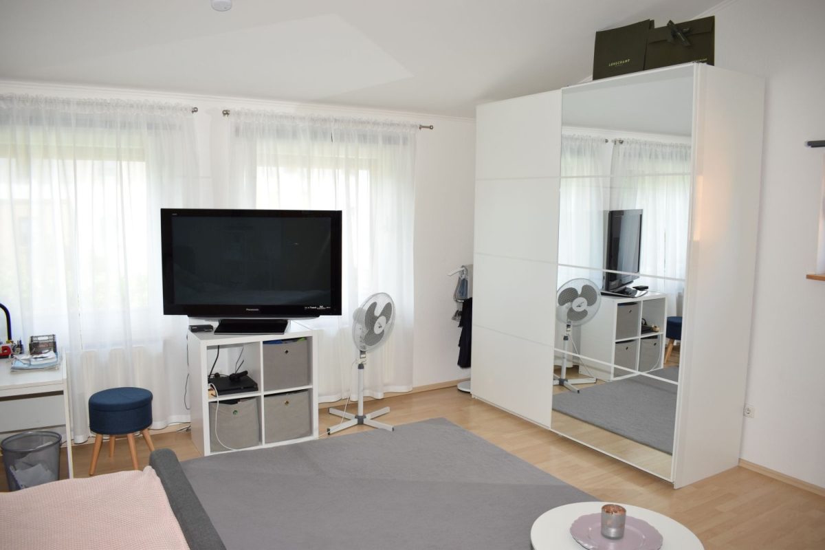 Immobilienangebot - Kiel / Neumeimersdorf - Alle - Nur noch einziehen und wohlfühlen.
Raumwunder in Neumeimersdorf im exzellenten Zustand