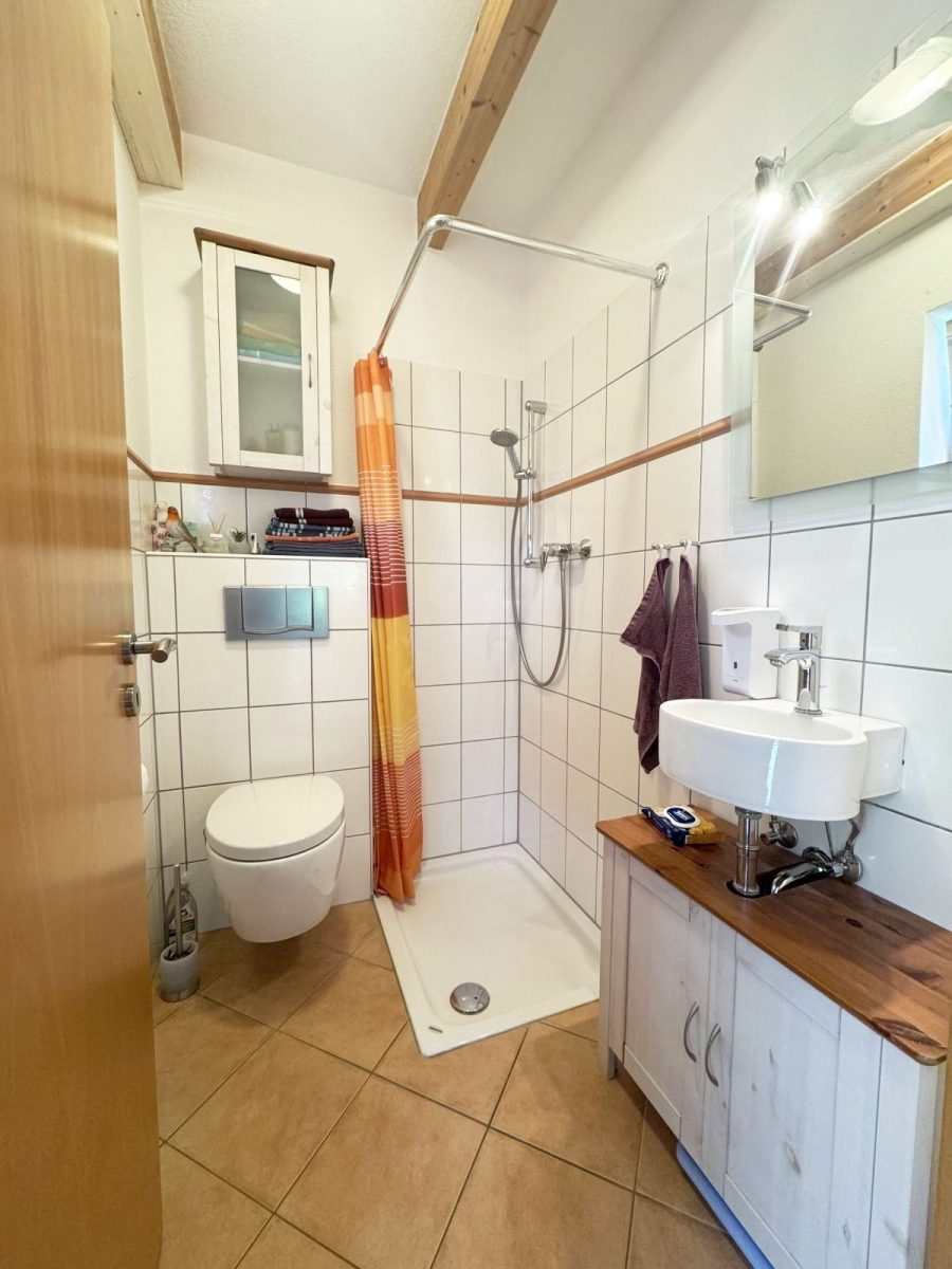 Immobilienangebot - Kiel / Neumeimersdorf - Alle - Nur noch einziehen und wohlfühlen.
Raumwunder in Neumeimersdorf im exzellenten Zustand