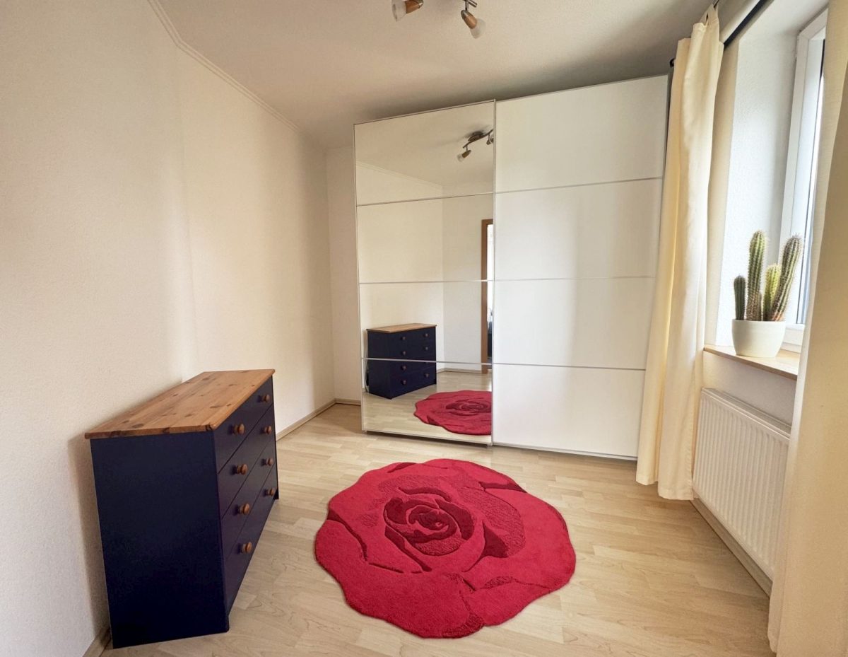 Immobilienangebot - Kiel / Neumeimersdorf - Alle - Nur noch einziehen und wohlfühlen.
Raumwunder in Neumeimersdorf im exzellenten Zustand