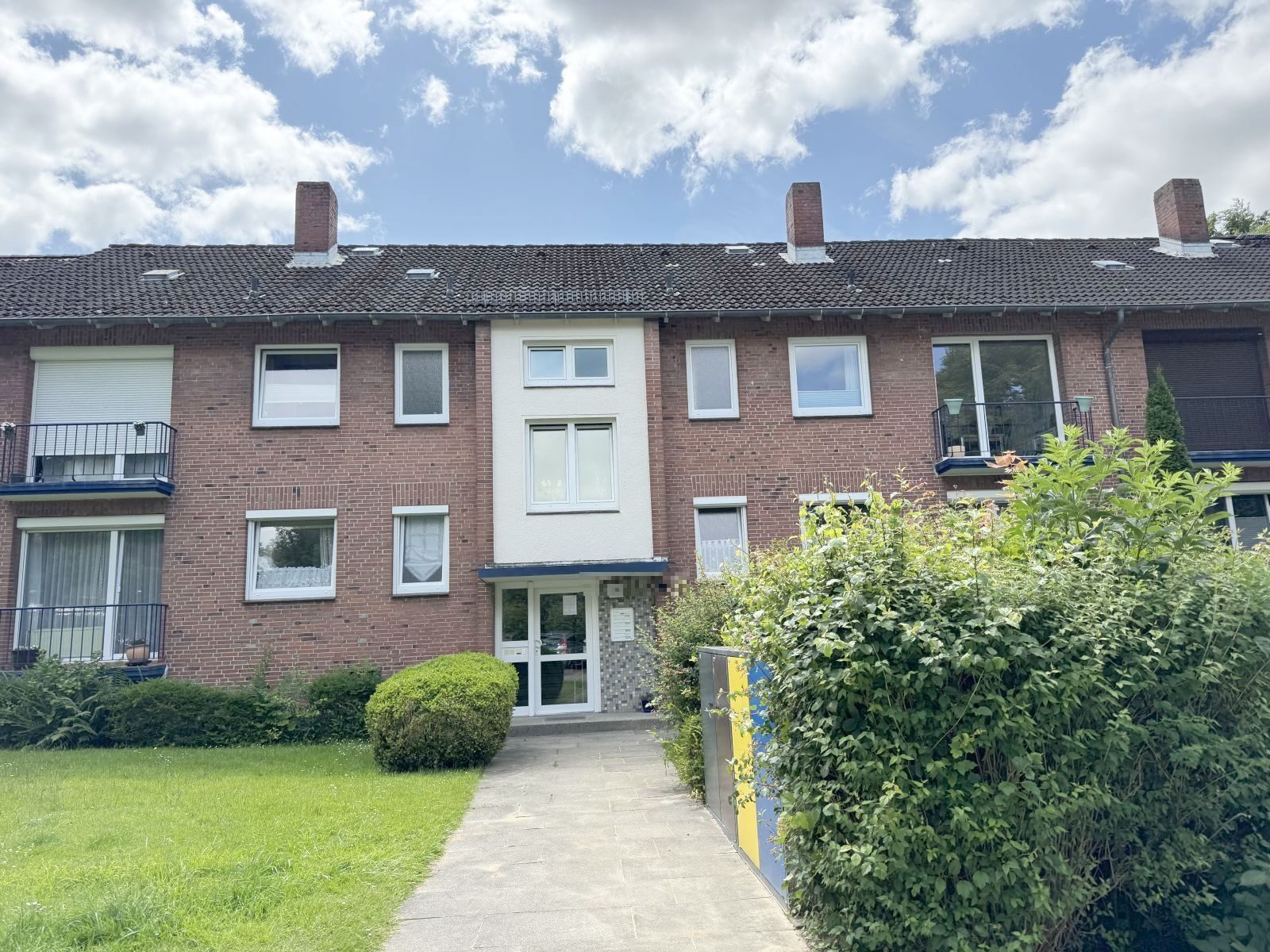 Immobilienangebot - Kiel / Holtenau - Alle - Wohlfühlen in Kiel-Holtenau – helle 3-Zimmer-Wohnung mit zwei Balkonen