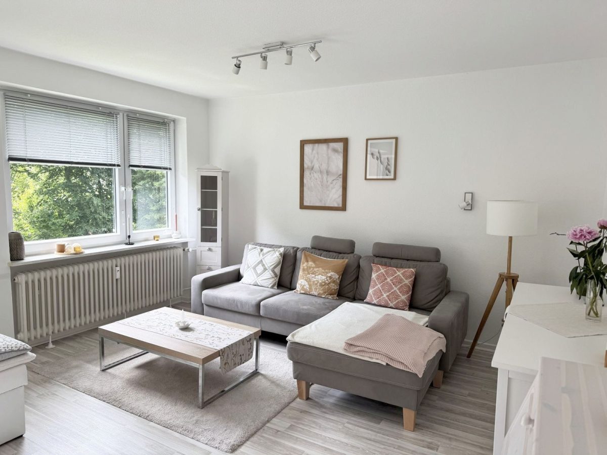 Immobilienangebot - Kiel / Holtenau - Alle - Wohlfühlen in Kiel-Holtenau – helle 3-Zimmer-Wohnung mit zwei Balkonen