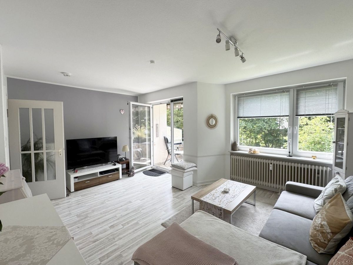 Immobilienangebot - Kiel / Holtenau - Alle - Wohlfühlen in Kiel-Holtenau – helle 3-Zimmer-Wohnung mit zwei Balkonen