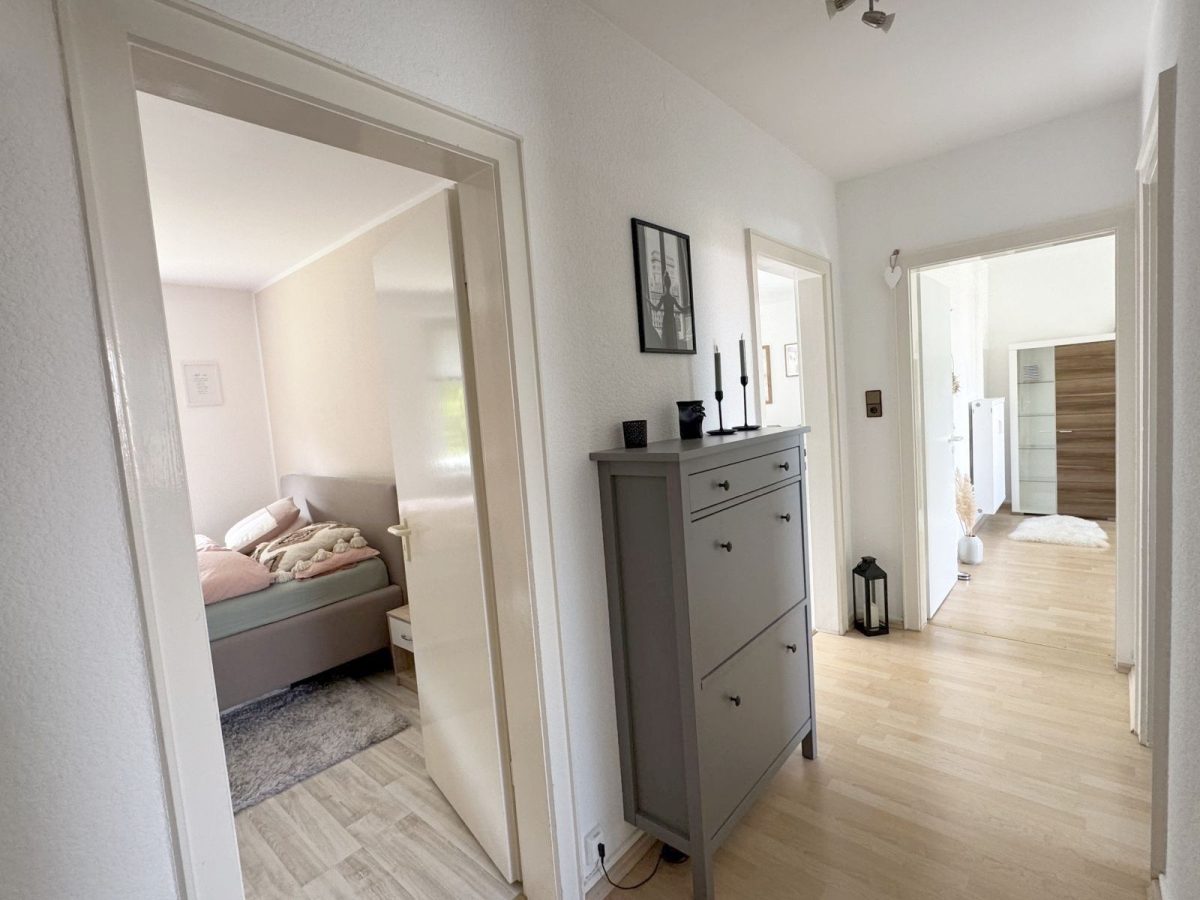 Immobilienangebot - Kiel / Holtenau - Alle - Wohlfühlen in Kiel-Holtenau – helle 3-Zimmer-Wohnung mit zwei Balkonen