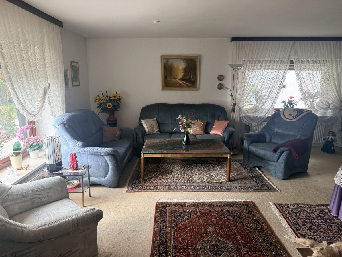 Immobilienangebot - Kiel / Hammer - Alle - Doppelhaushälfte mit Vollkeller und Garage in Kiel-Hammer
