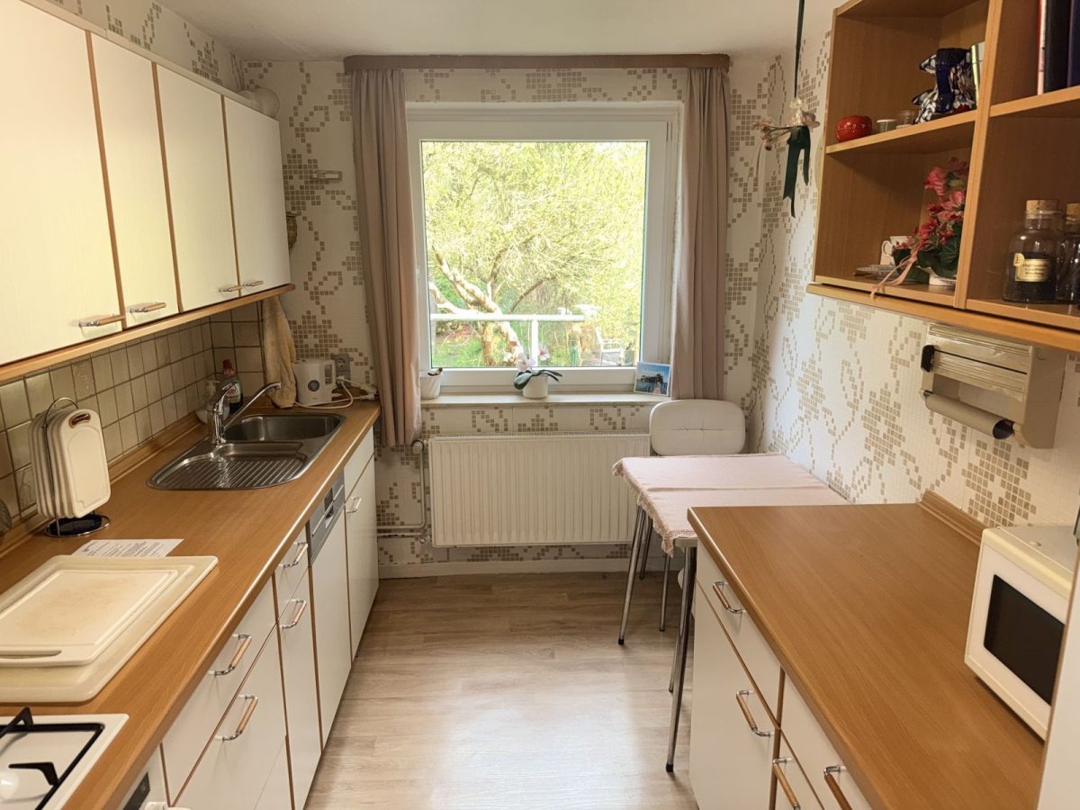 Immobilienangebot - Kiel / Hammer - Alle - Doppelhaushälfte mit Vollkeller und Garage in Kiel-Hammer