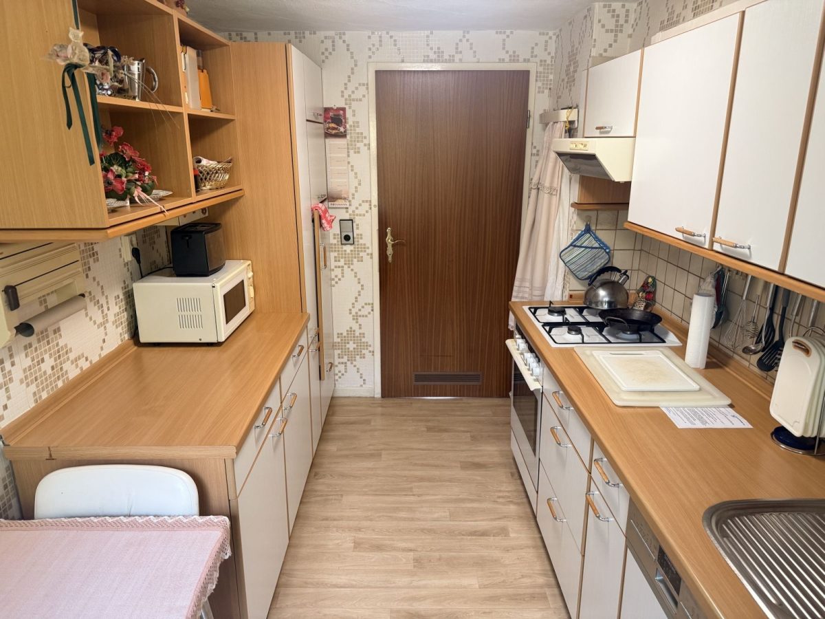 Immobilienangebot - Kiel / Hammer - Alle - Doppelhaushälfte mit Vollkeller und Garage in Kiel-Hammer