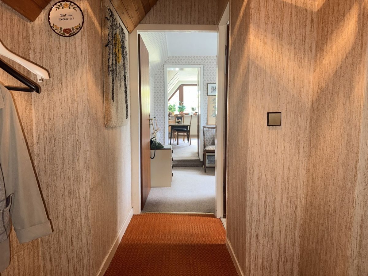 Immobilienangebot - Kiel / Hammer - Alle - Doppelhaushälfte mit Vollkeller und Garage in Kiel-Hammer
