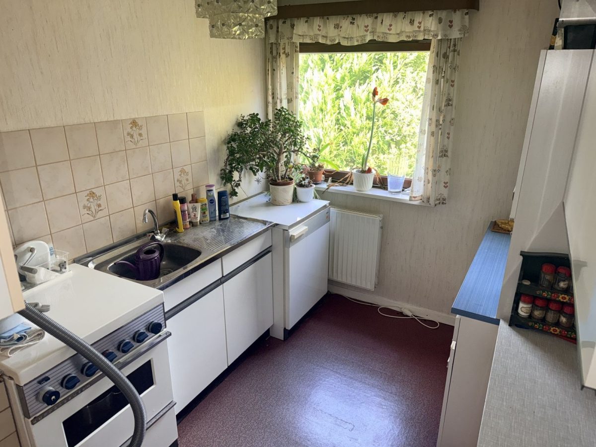 Immobilienangebot - Kiel / Hammer - Alle - Doppelhaushälfte mit Vollkeller und Garage in Kiel-Hammer