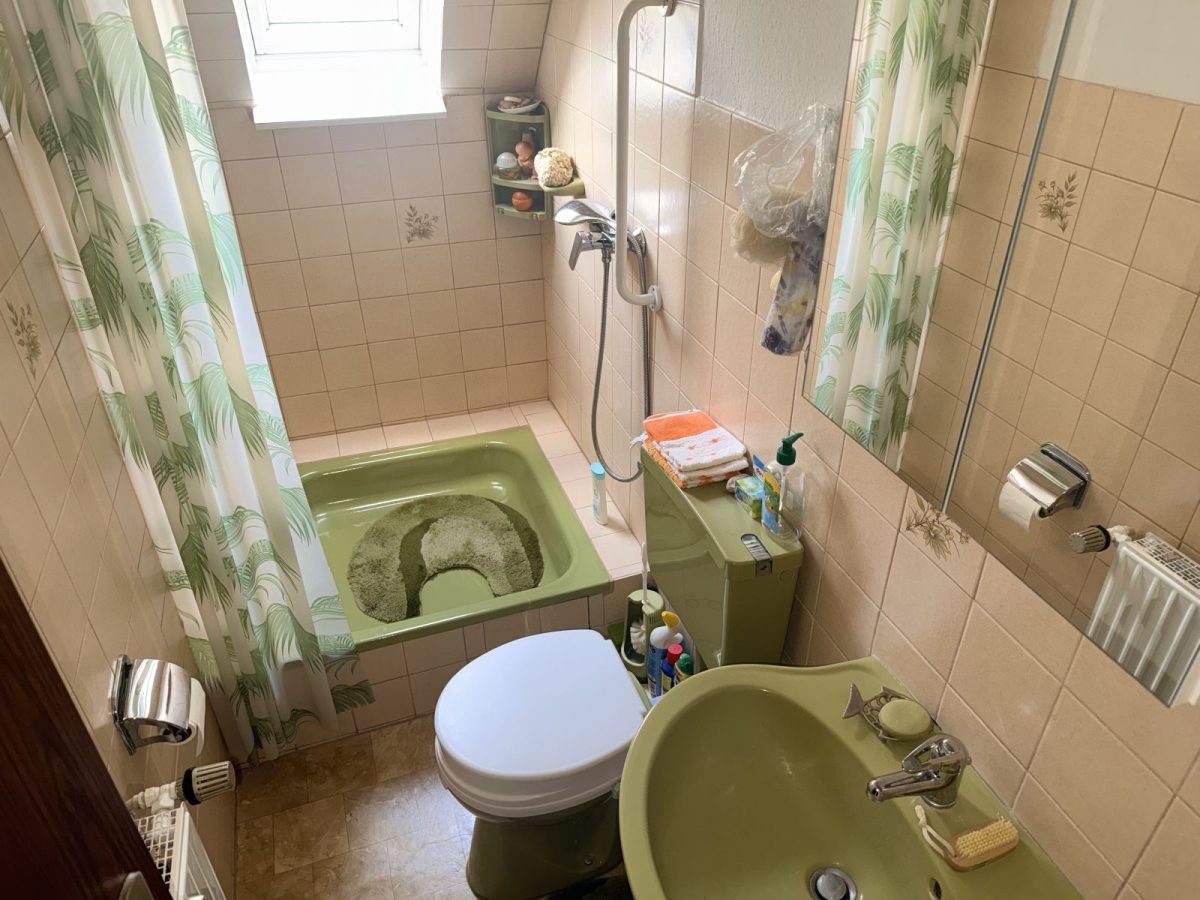 Immobilienangebot - Kiel / Hammer - Alle - Doppelhaushälfte mit Vollkeller und Garage in Kiel-Hammer