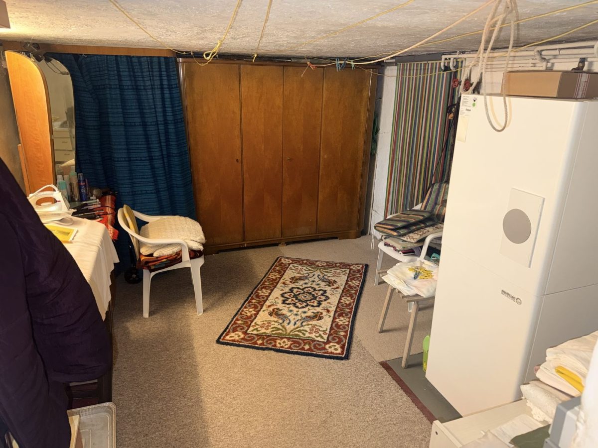 Immobilienangebot - Kiel / Hammer - Alle - Doppelhaushälfte mit Vollkeller und Garage in Kiel-Hammer