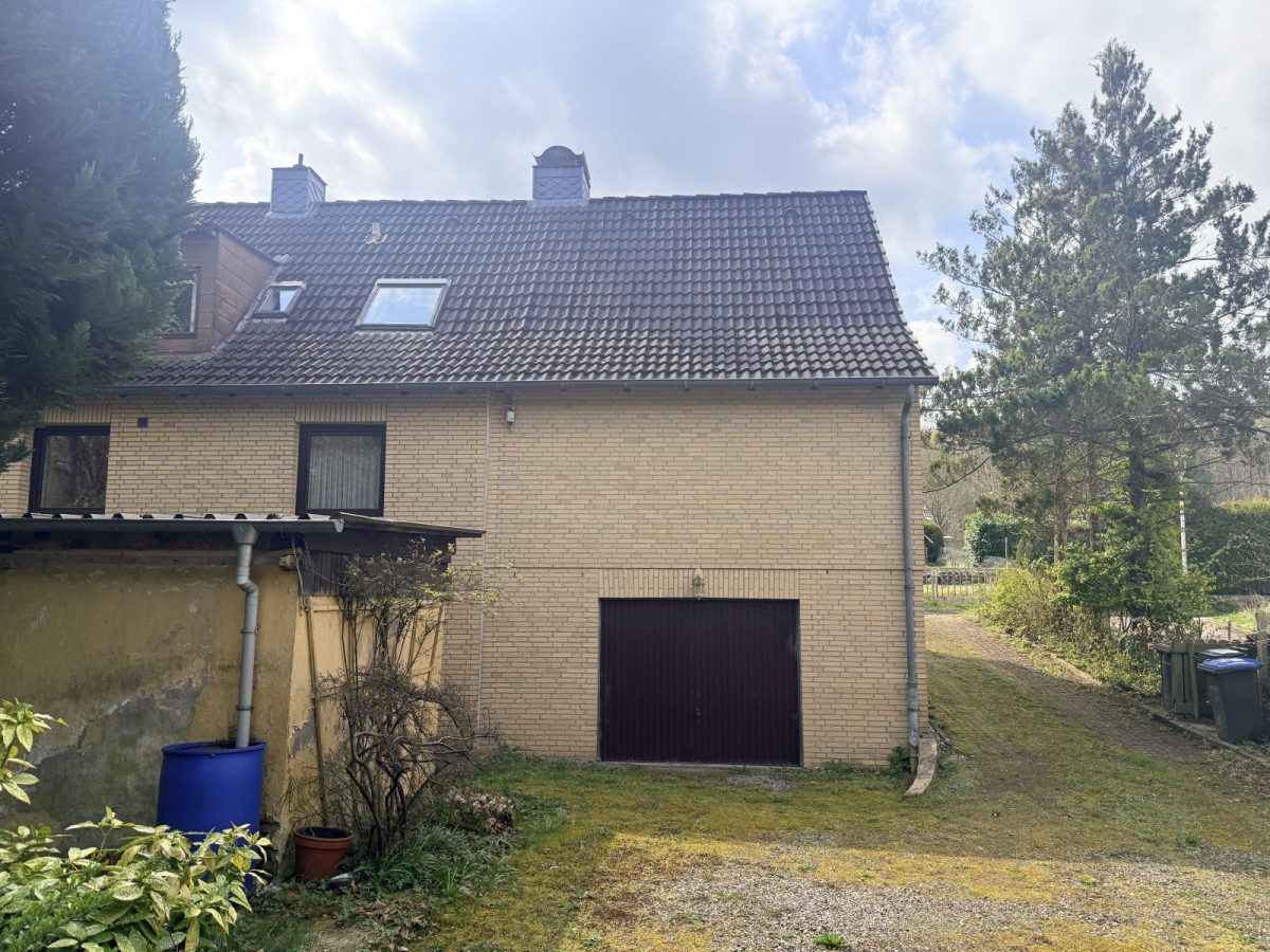 Immobilienangebot - Kiel / Hammer - Alle - Doppelhaushälfte mit Vollkeller und Garage in Kiel-Hammer