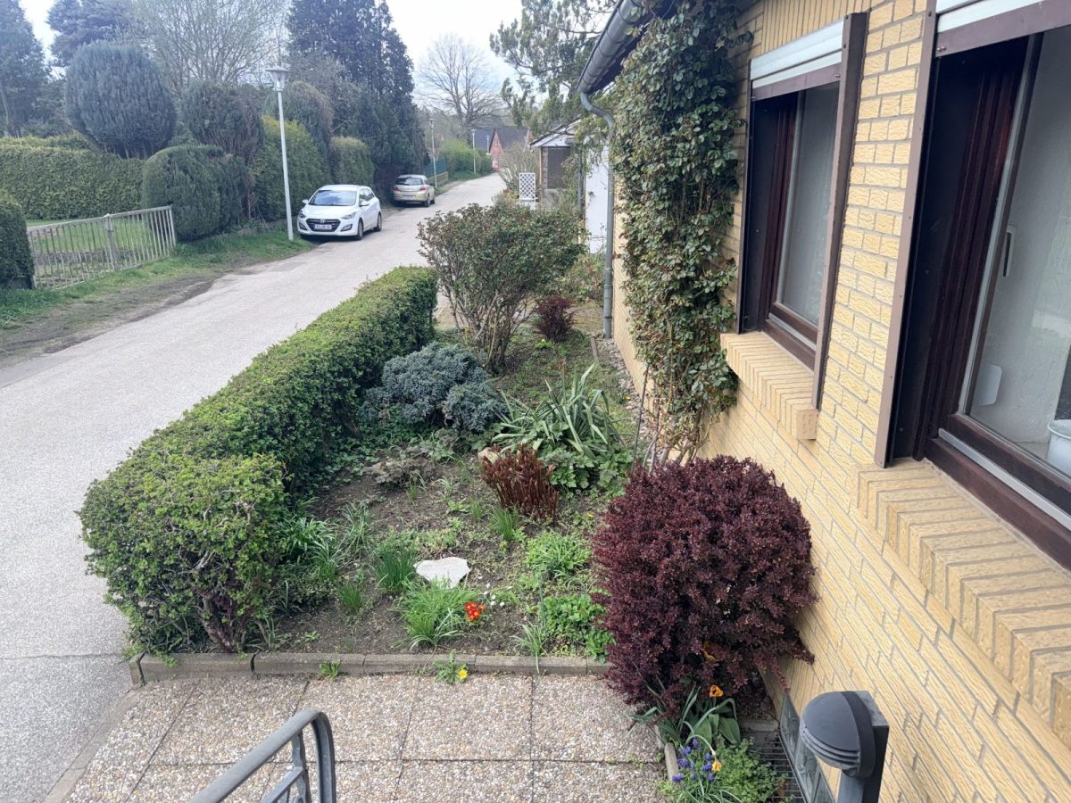 Immobilienangebot - Kiel / Hammer - Alle - Doppelhaushälfte mit Vollkeller und Garage in Kiel-Hammer