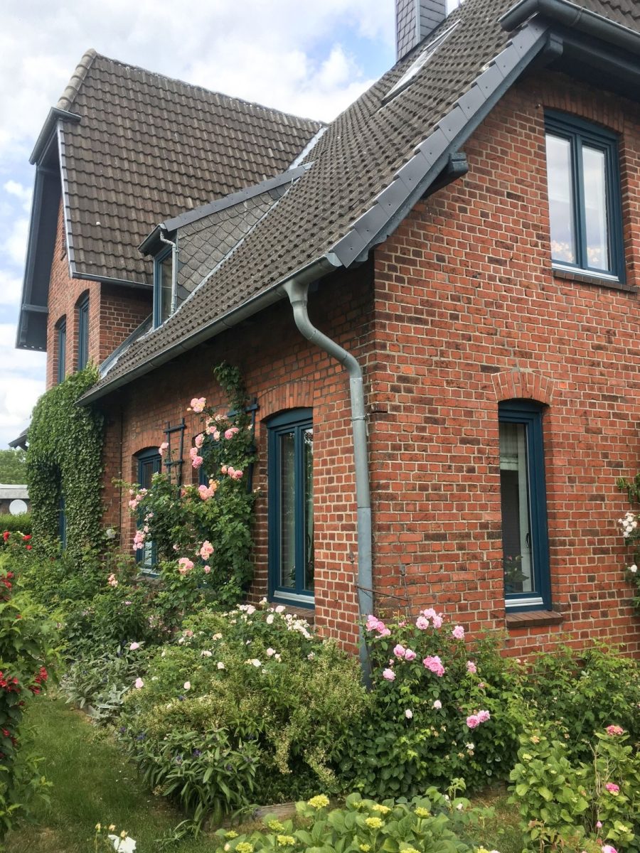 Immobilienangebot - Melsdorf - Alle - Stilvolles Ein-/Zweifamilienhaus mit liebevoll gepflegtem Garten in Melsdorf