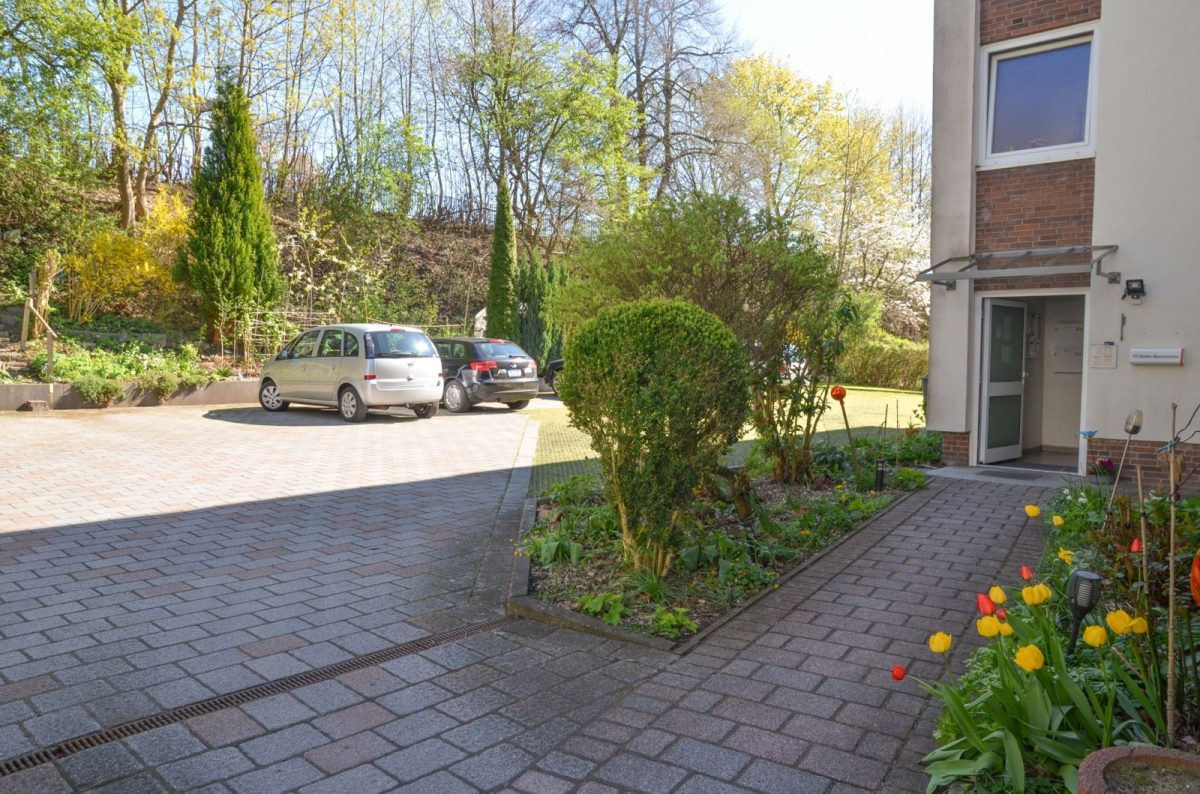 Immobilienangebot - Flintbek - Alle - Grundbuch statt Sparbuch - vermietete Komfort-Wohnung in Flintbek