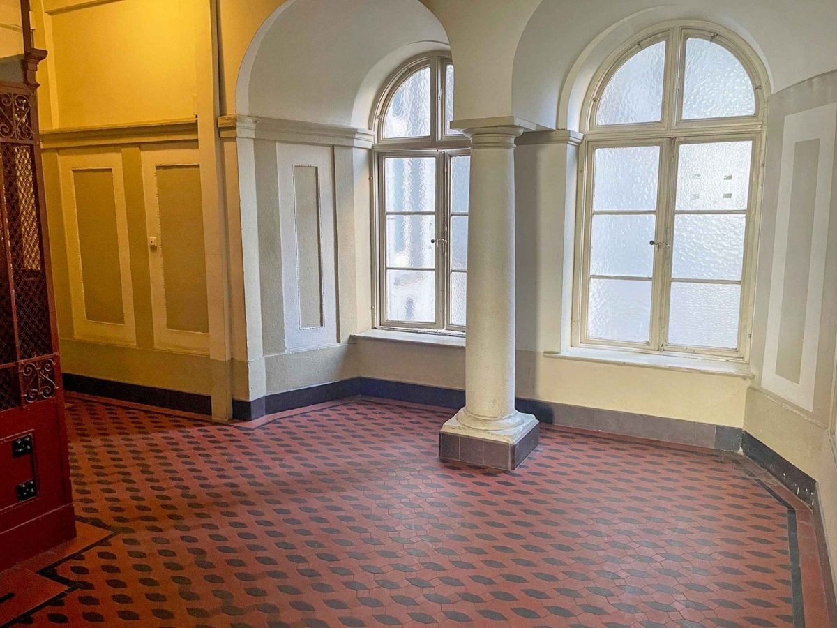 Immobilienangebot - Kiel / Exerzierplatz - Alle - Wohnen mit Stil und Raum – Altbau-Traum im Knooper Weg