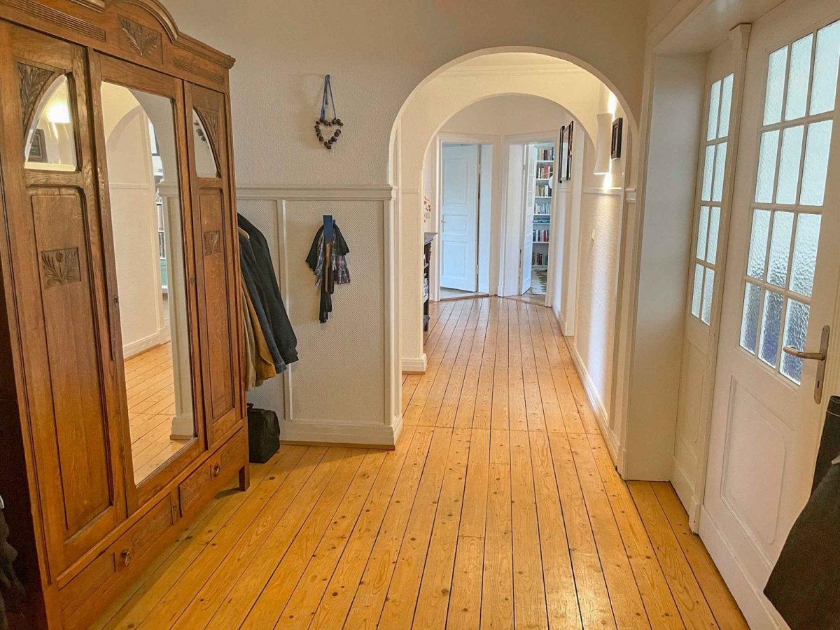 Immobilienangebot - Kiel / Exerzierplatz - Alle - Wohnen mit Stil und Raum – Altbau-Traum im Knooper Weg