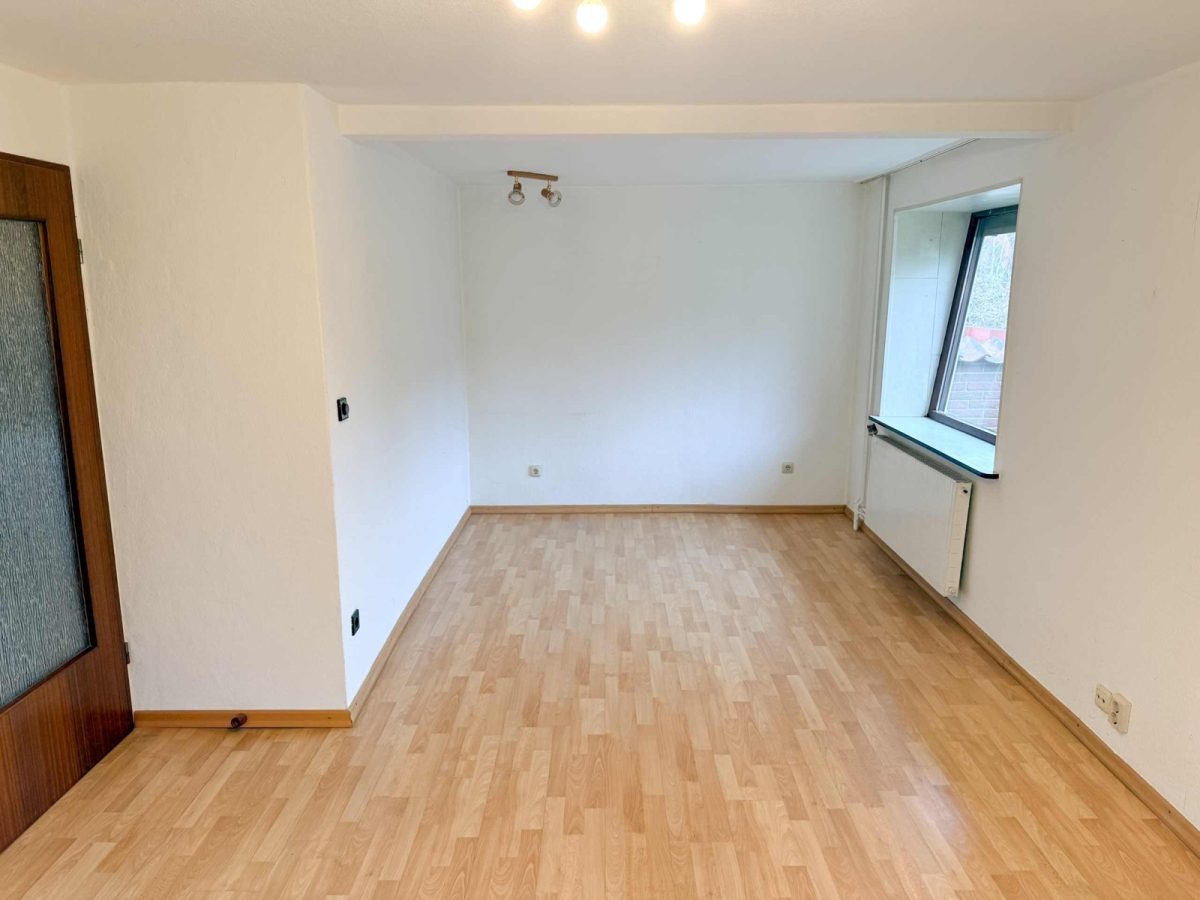 Immobilienangebot - Kronshagen - Alle - Doppelhaushälfte mit Vollkeller und Garage in Kronshagen