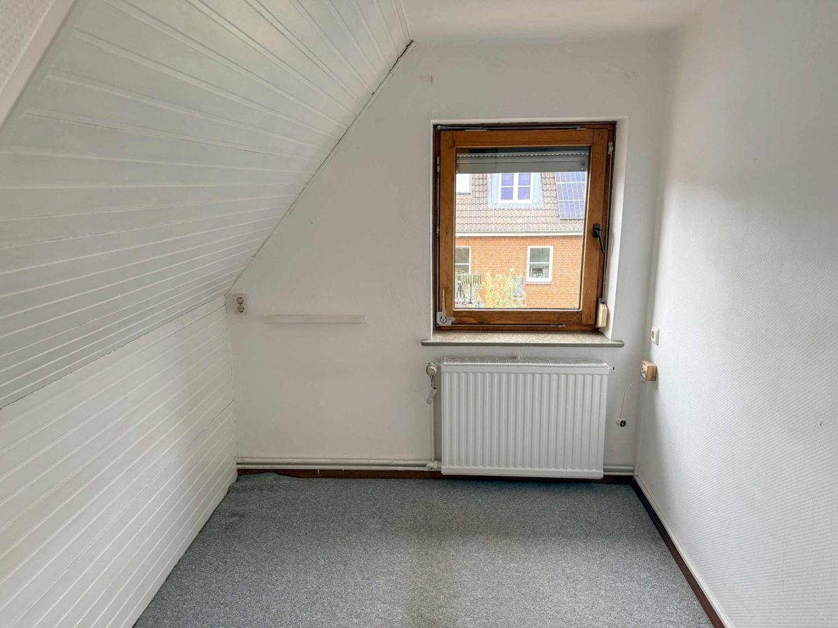 Immobilienangebot - Kronshagen - Alle - Doppelhaushälfte mit Vollkeller und Garage in Kronshagen
