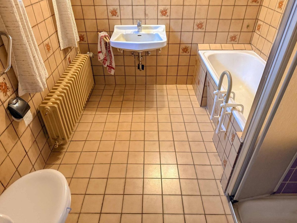 Immobilienangebot - Kronshagen - Alle - Doppelhaushälfte mit Vollkeller und Garage in Kronshagen