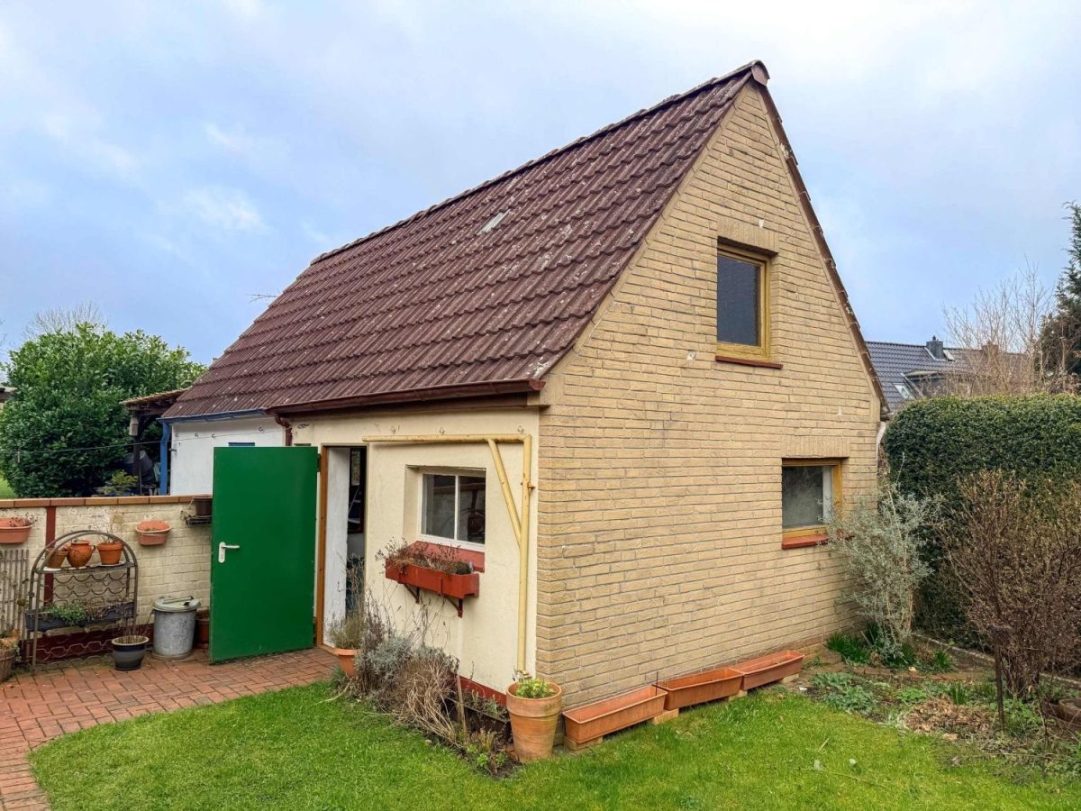 Immobilienangebot - Kronshagen - Alle - Doppelhaushälfte mit Vollkeller und Garage in Kronshagen