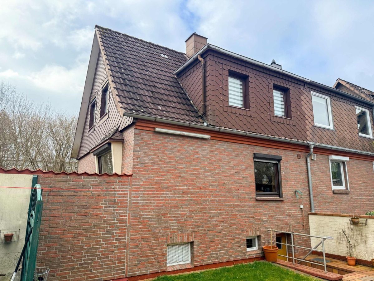 Immobilienangebot - Kronshagen - Alle - Doppelhaushälfte mit Vollkeller und Garage in Kronshagen