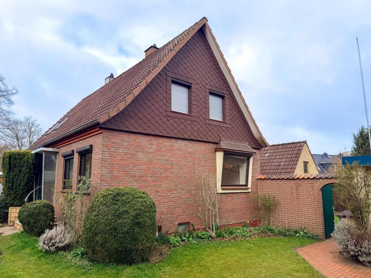 Immobilienangebot - Kronshagen - Alle - Doppelhaushälfte mit Vollkeller und Garage in Kronshagen