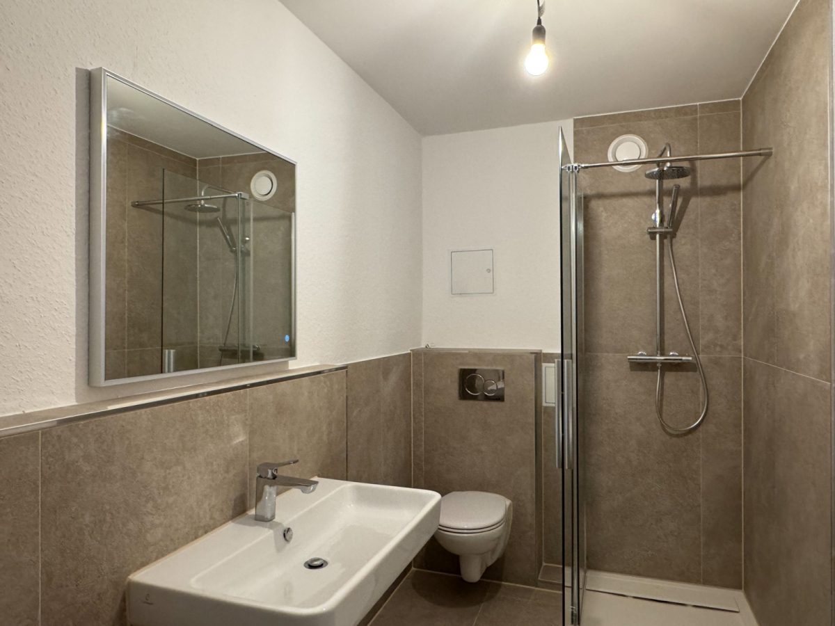 Immobilienangebot - Rendsburg - Alle - Zum Einzug bereit - 3 Zimmer ETW mit Balkon,  Aufzug und 2 Stellplätzen