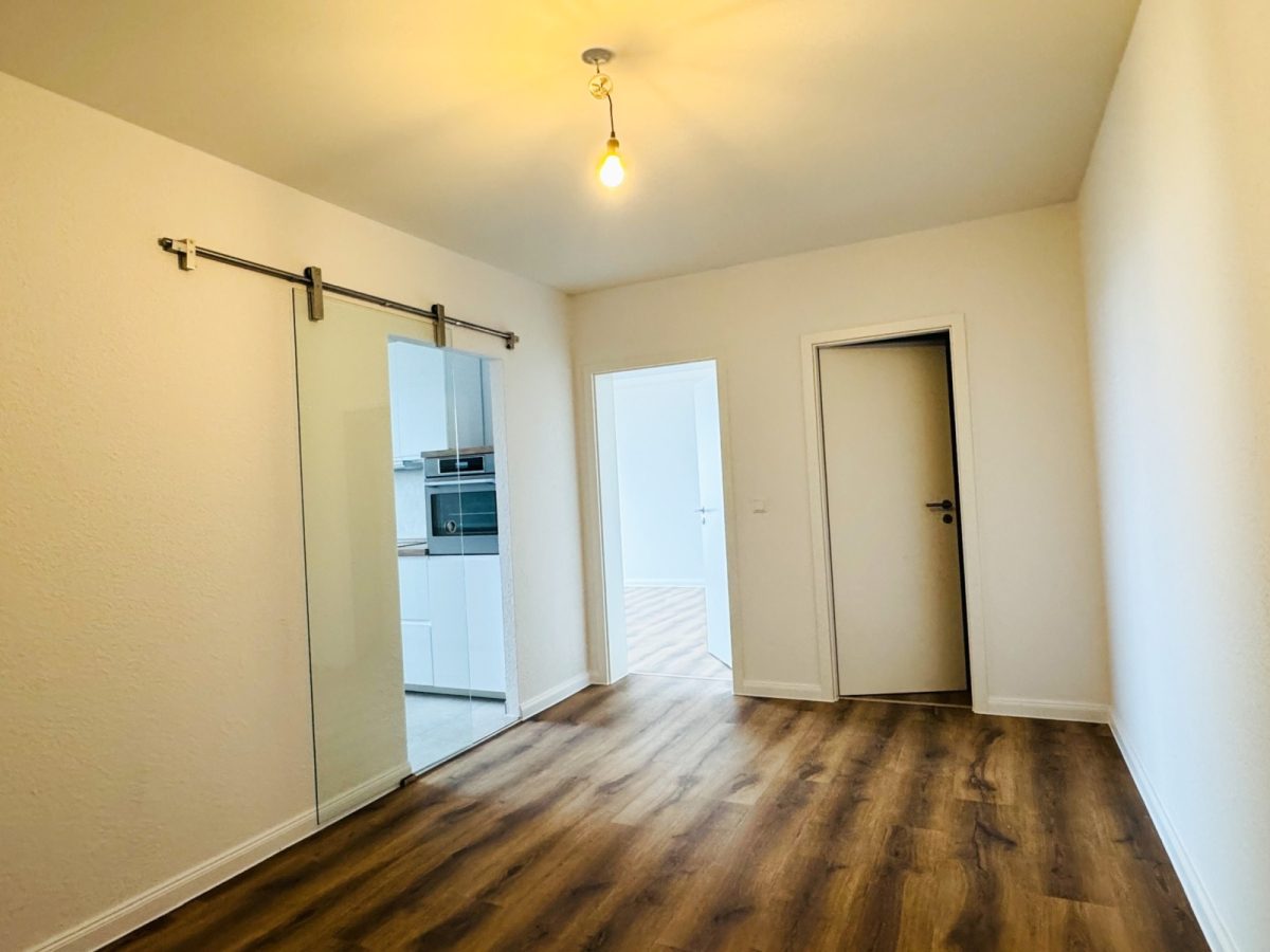 Immobilienangebot - Rendsburg - Alle - Zum Einzug bereit - 3 Zimmer ETW mit Balkon,  Aufzug und 2 Stellplätzen