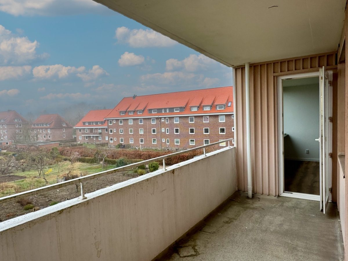 Immobilienangebot - Rendsburg - Alle - Zum Einzug bereit - 3 Zimmer ETW mit Balkon,  Aufzug und 2 Stellplätzen