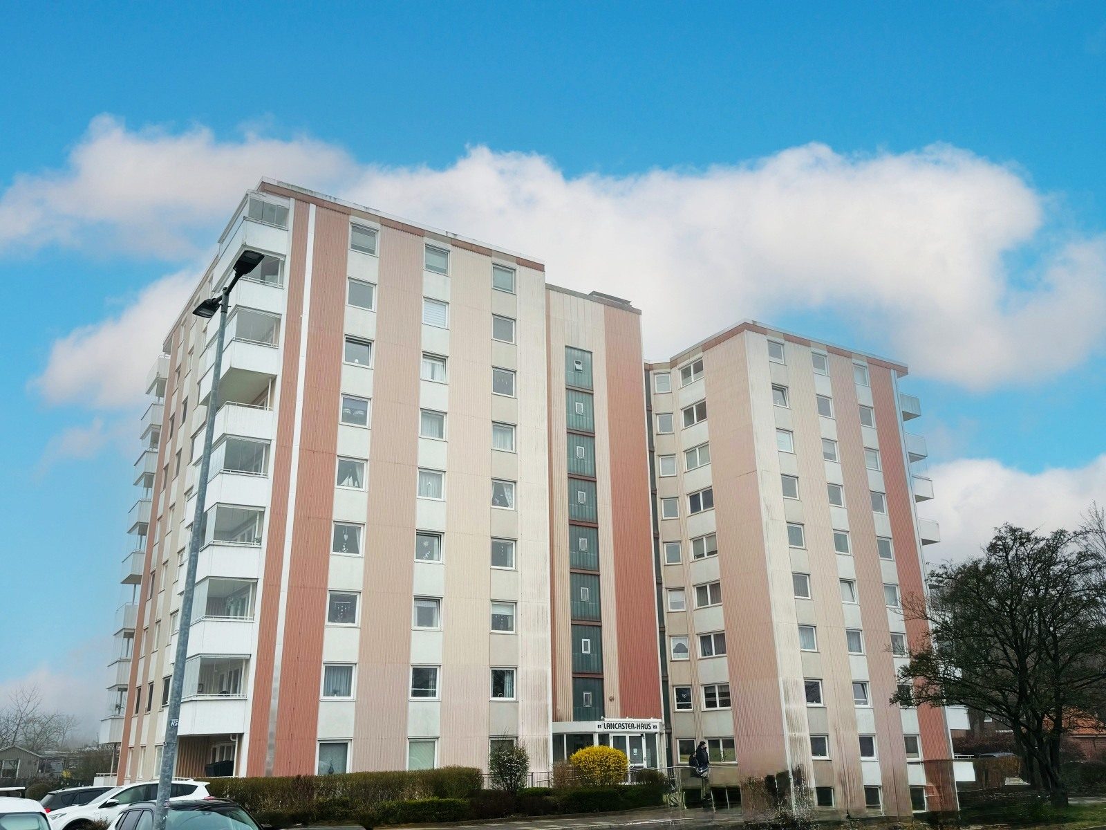Immobilienangebot - Rendsburg - Alle - Zum Einzug bereit - 3 Zimmer ETW mit Balkon,  Aufzug und 2 Stellplätzen