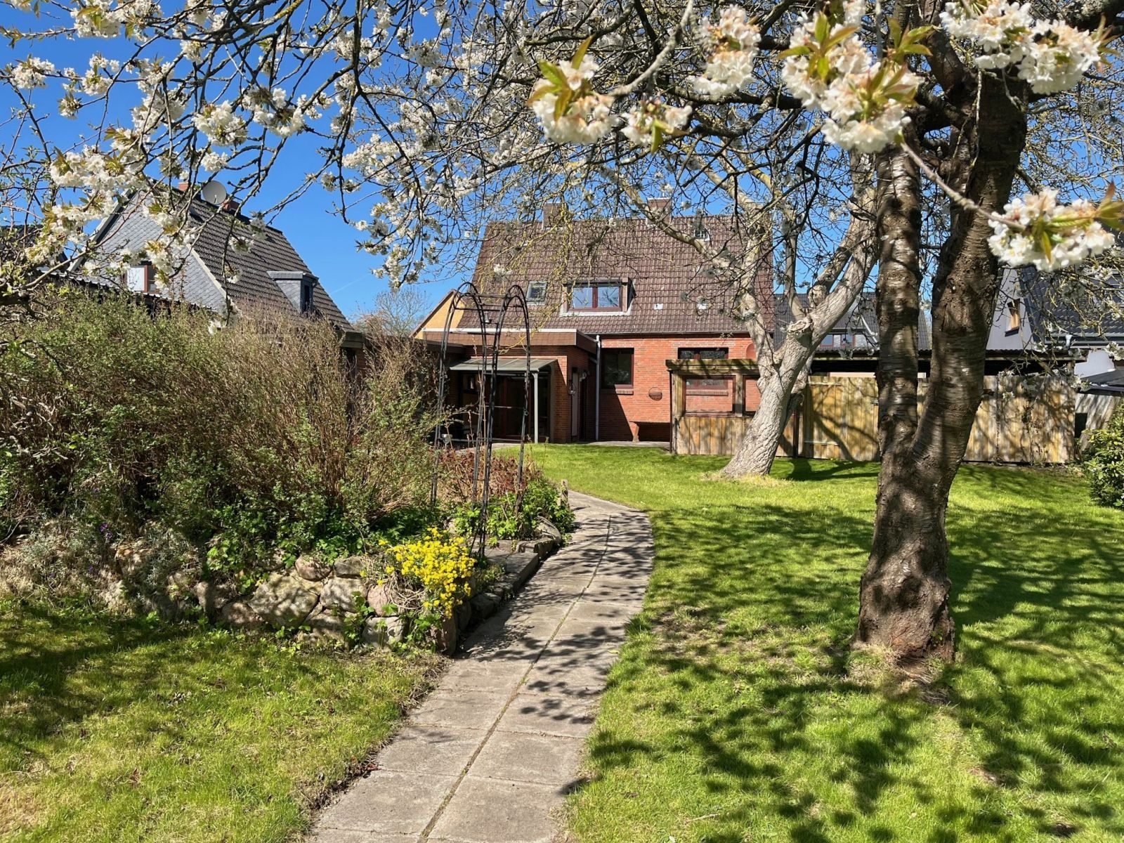 Immobilienangebot - Kiel - Alle - 1.797 m² - Grund genug für dieses Einfamilienhaus in Kronsburg