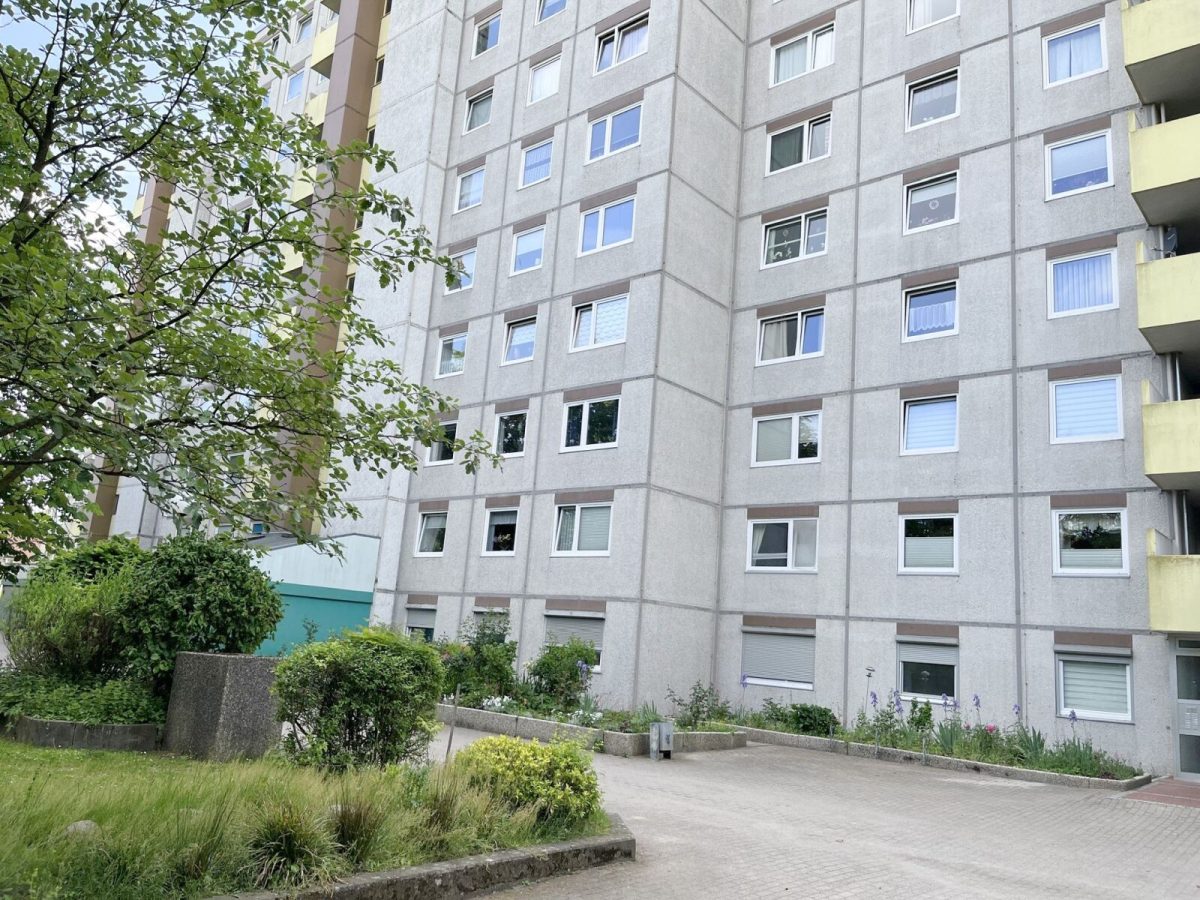 Immobilienangebot - Kiel / Mettenhof - Alle - Preiswerte 2-Zimmer-Wohnung mit neuer Küche in ruhiger Lage von Kiel-Mettenhof