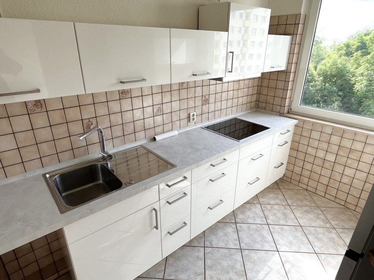 Immobilienangebot - Kiel / Mettenhof - Alle - Preiswerte 2-Zimmer-Wohnung mit neuer Küche in ruhiger Lage von Kiel-Mettenhof