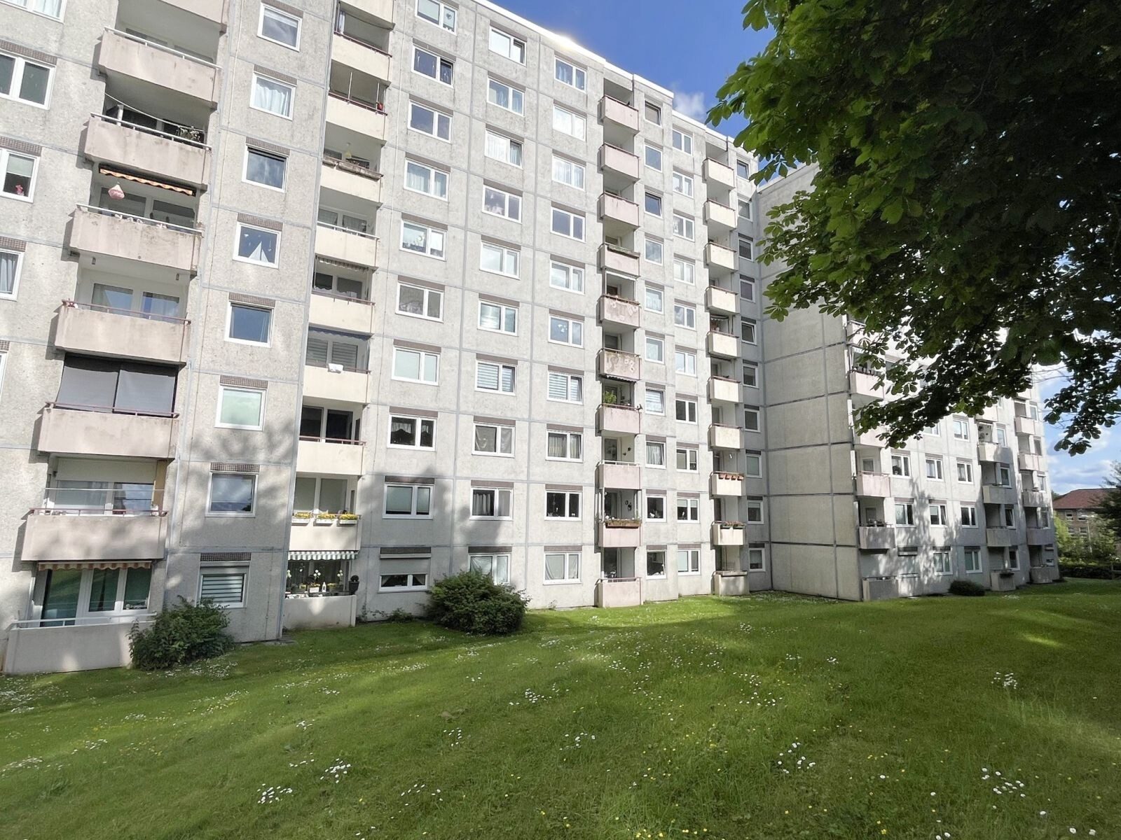 Immobilienangebot - Kiel / Mettenhof - Alle - Preiswerte 2-Zimmer-Wohnung mit neuer Küche in ruhiger Lage von Kiel-Mettenhof