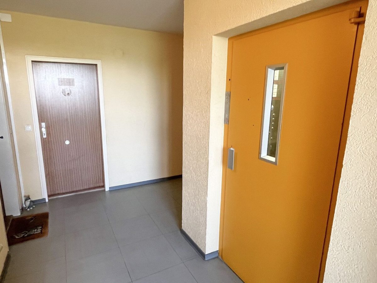 Immobilienangebot - Kiel / Mettenhof - Alle - Preiswerte 2-Zimmer-Wohnung mit neuer Küche in ruhiger Lage von Kiel-Mettenhof