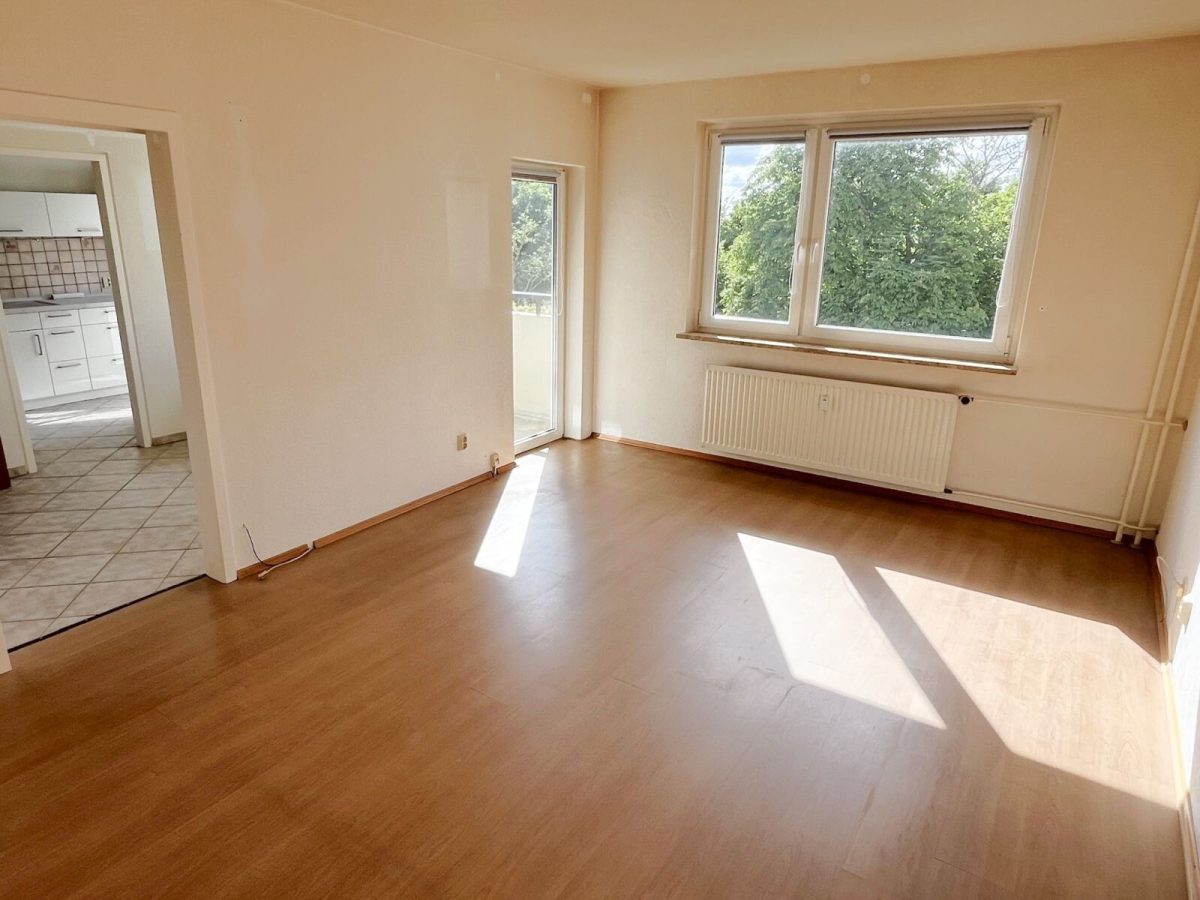 Immobilienangebot - Kiel / Mettenhof - Alle - Preiswerte 2-Zimmer-Wohnung mit neuer Küche in ruhiger Lage von Kiel-Mettenhof
