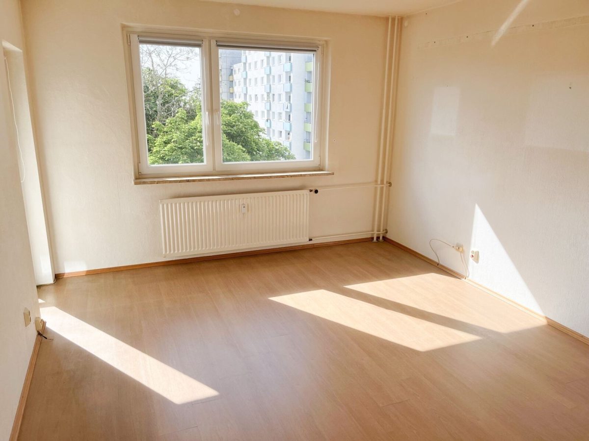 Immobilienangebot - Kiel / Mettenhof - Alle - Preiswerte 2-Zimmer-Wohnung mit neuer Küche in ruhiger Lage von Kiel-Mettenhof