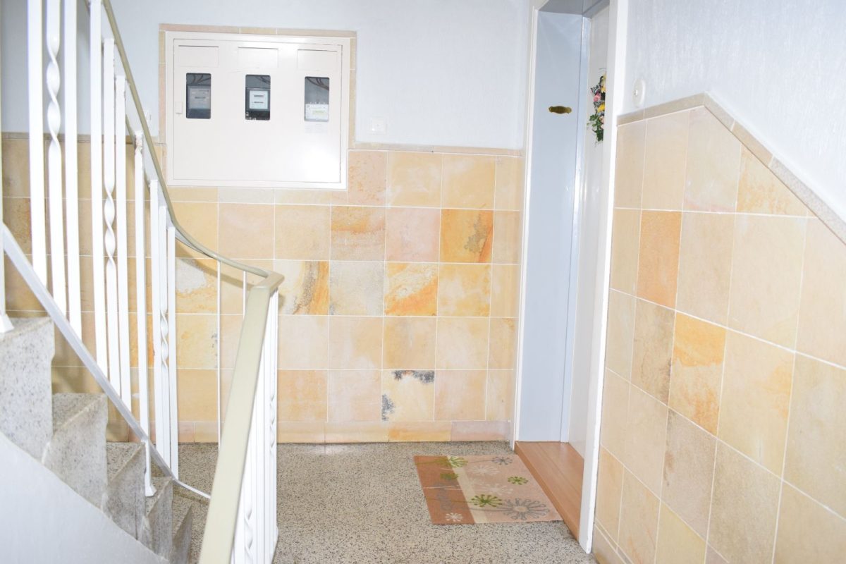 Immobilienangebot - Kiel - Alle - 4 x 3-Zimmer-Wohnungspaket mit 14 Garagen, 3 Stellplätzen und erheblichen Steigerungspotenzial
