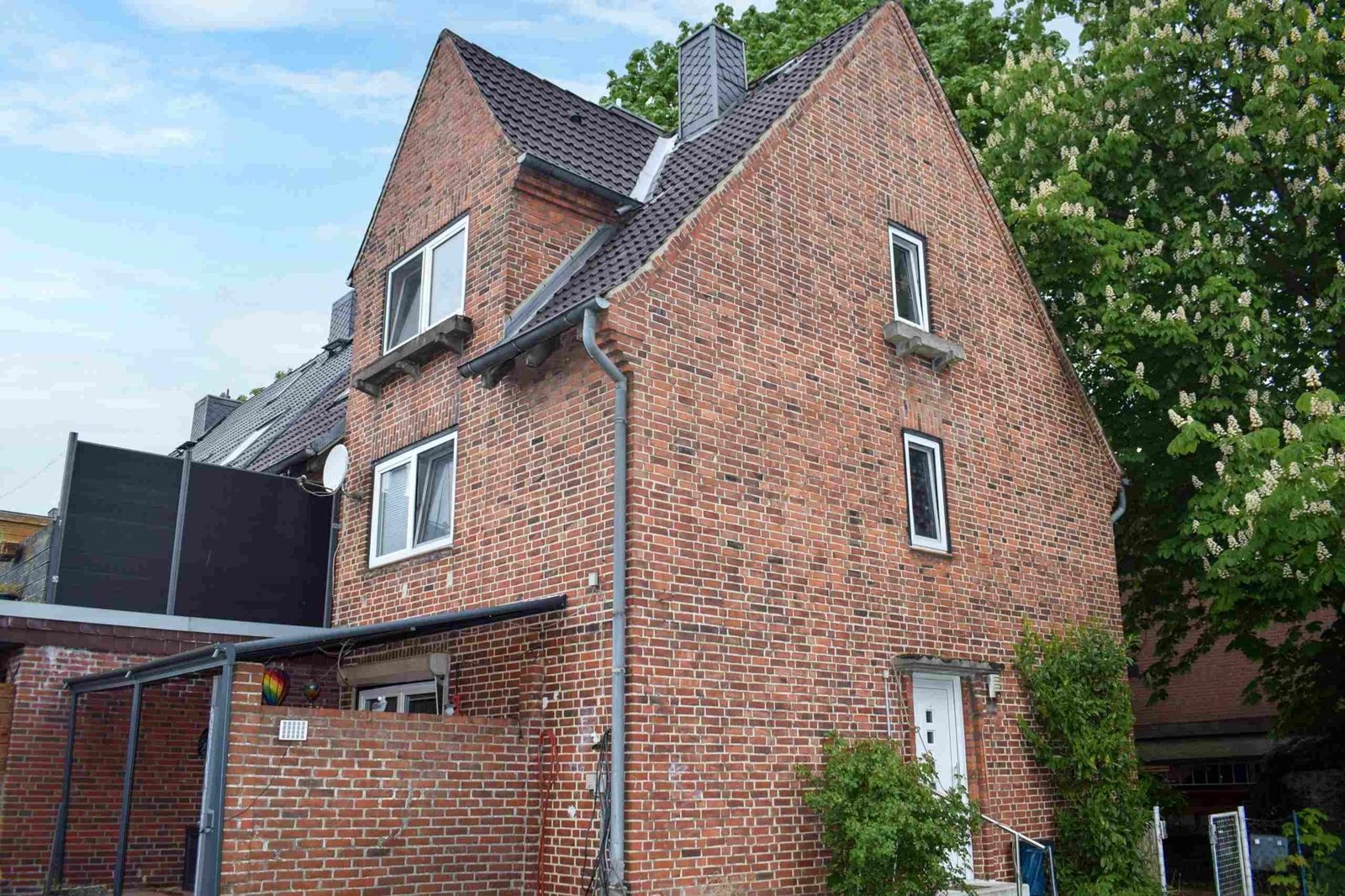 Immobilienangebot - Kiel / Elmschenhagen - Alle - Ein Haus für die Familie - REH mit viel Platz im Garten
